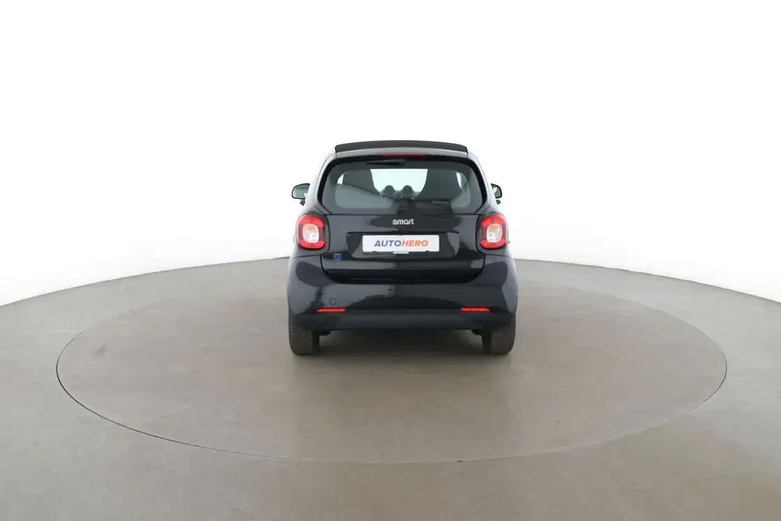 Gebraucht Smart ForTwo Coupé 60 kW (82 PS) 2022 Schwarz Kleinwagen