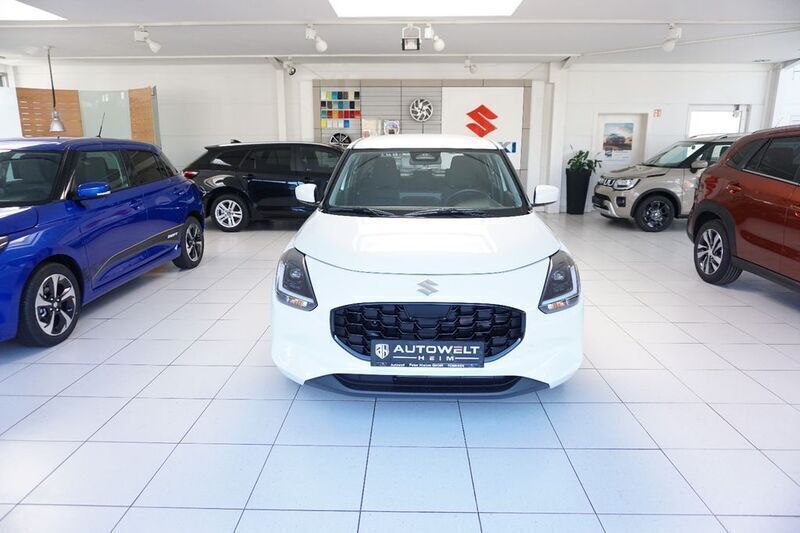 Neu Suzuki Swift Club 83 PS (61 kW) 2025 Weiß Kleinwagen