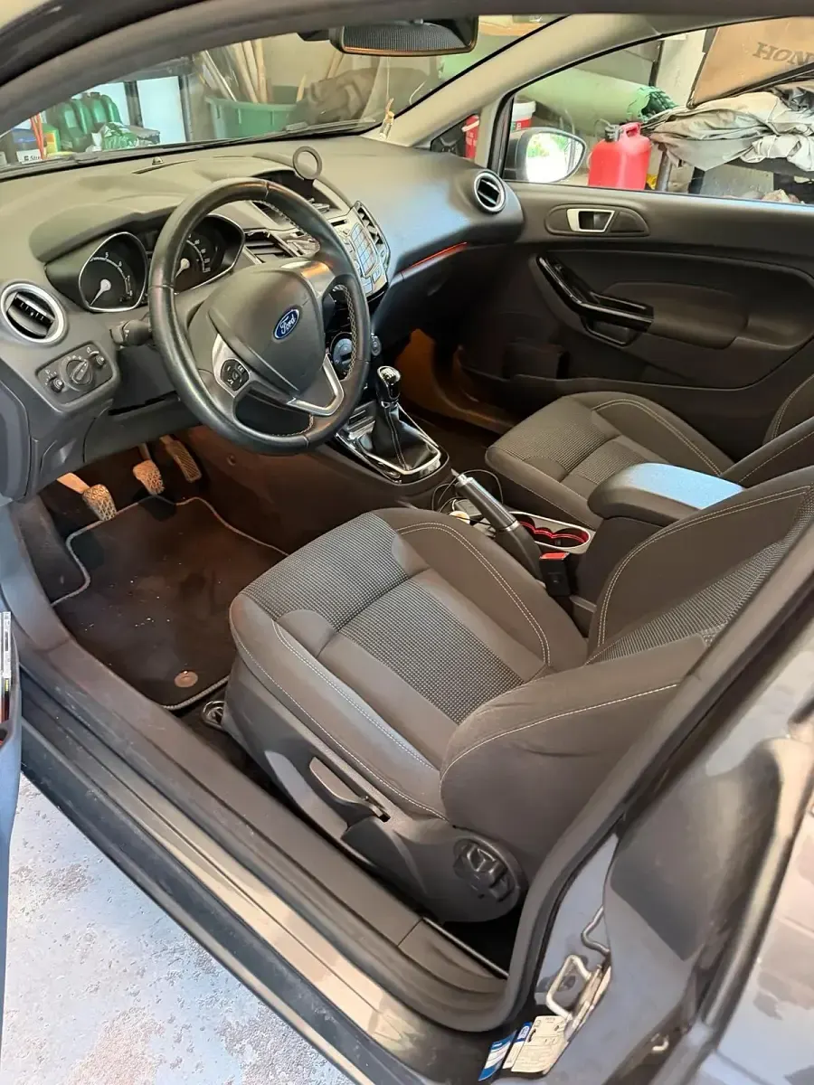 Gebraucht Ford Fiesta 2016 Grau Kleinwagen