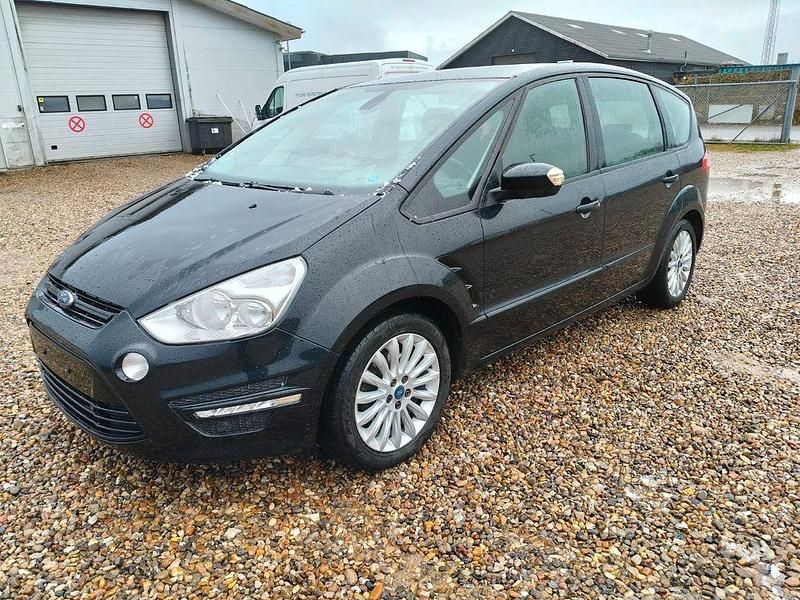 Gebraucht Ford S-MAX Business Edition 140 PS (102 kW) 2013 Schwarz Van / Kleinbus