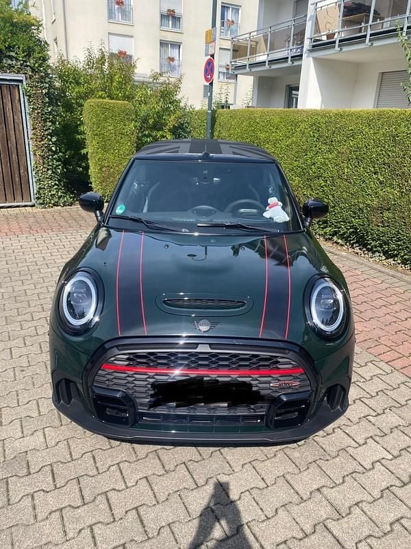 Grün Gebraucht 2021 Mini John Cooper Works Cabriolet Cabrio | 36.999 € (Teuer) - Bild 1/4