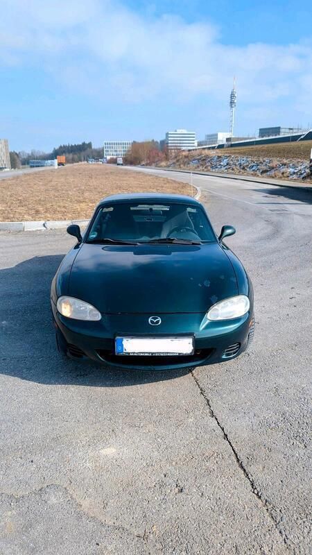 Grün Gebraucht 2001 Mazda MX5 Cabrio | 3.450 € (Etwas zu teuer) - Bild 1/4