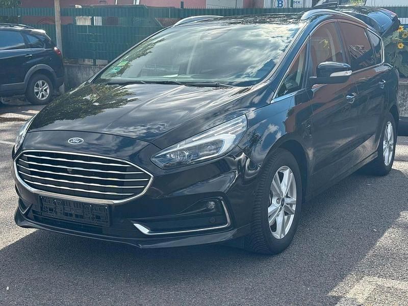 Schwarz Gebraucht 2020 Ford S-MAX Titanium Van / Kleinbus | 14.600 € (Fairer Preis) - Bild 1/4