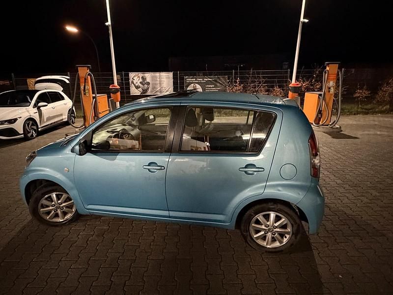 Gebraucht Daihatsu Sirion 90 PS (66 kW) 2011 Blau Kleinwagen