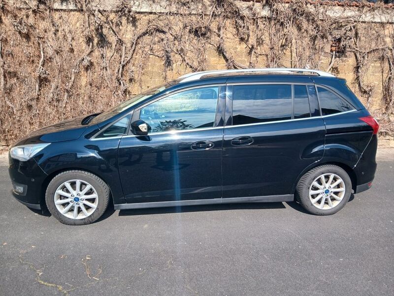 Schwarz Gebraucht 2016 Ford Grand C-Max Titanium Van / Kleinbus | 11.200 € (Fairer Preis) - Bild 1/4