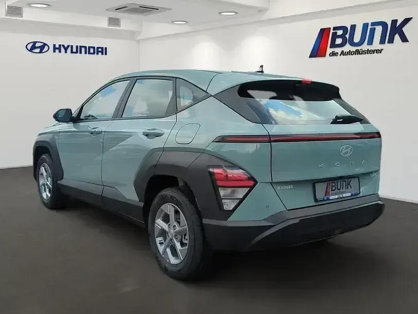 Gebraucht Hyundai Kona Select 129 PS (94 kW) 2025 Mirage green SUV