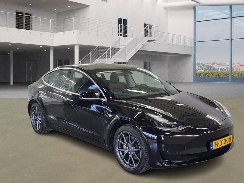 Occasion Tesla Model 3 Standard Range 225 kW (306 ch) 2020 Noir Berline