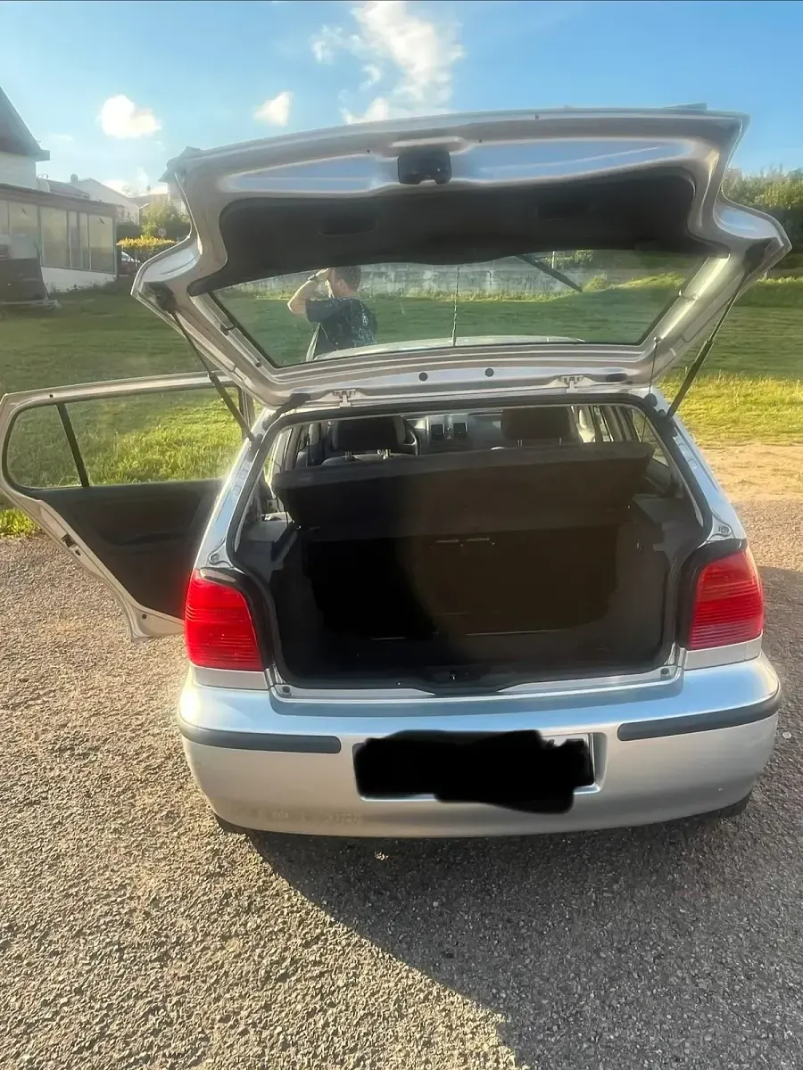 Gebraucht VW Polo 56 PS (41 kW) 2001 Silber Kleinwagen
