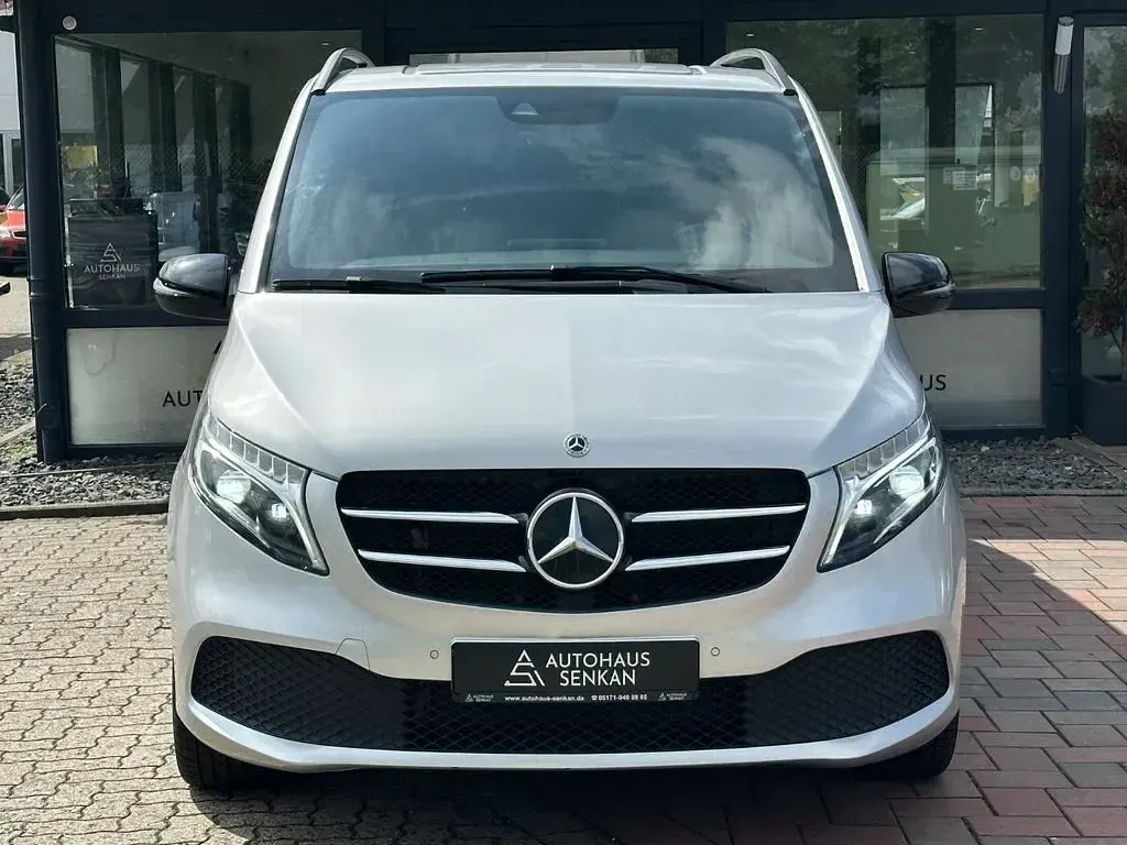 Gebraucht Mercedes V220 Edition 163 PS (119 kW) 2022 Silber Van / Kleinbus