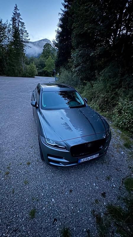 Grau Gebraucht 2019 Jaguar F-Pace SUV | 25.900 € (Guter Preis) - Bild 1/4