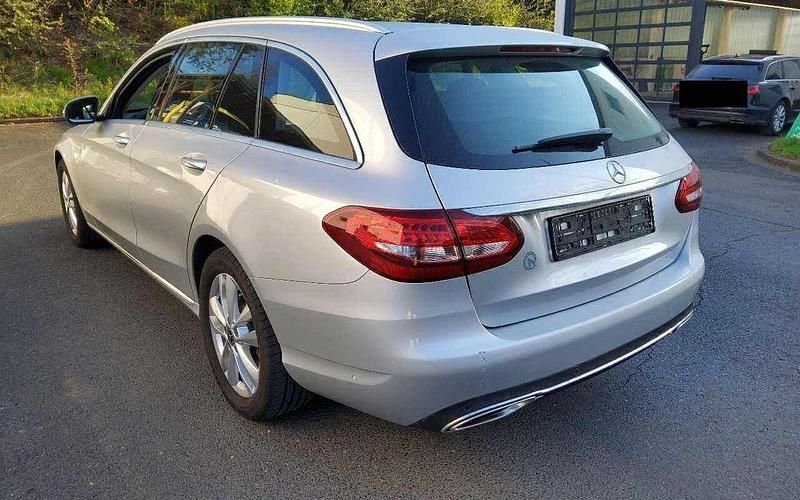 Gebraucht Mercedes C300 Business 258 PS (189 kW) 2019 Silber Limousine