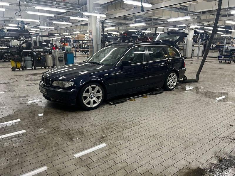 Gebraucht BMW 330 Performance 231 PS (169 kW) 2005 Blau Kombi