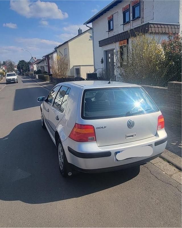 Gebraucht VW Golf IV 75 PS (55 kW) 2000 Silber Kleinwagen