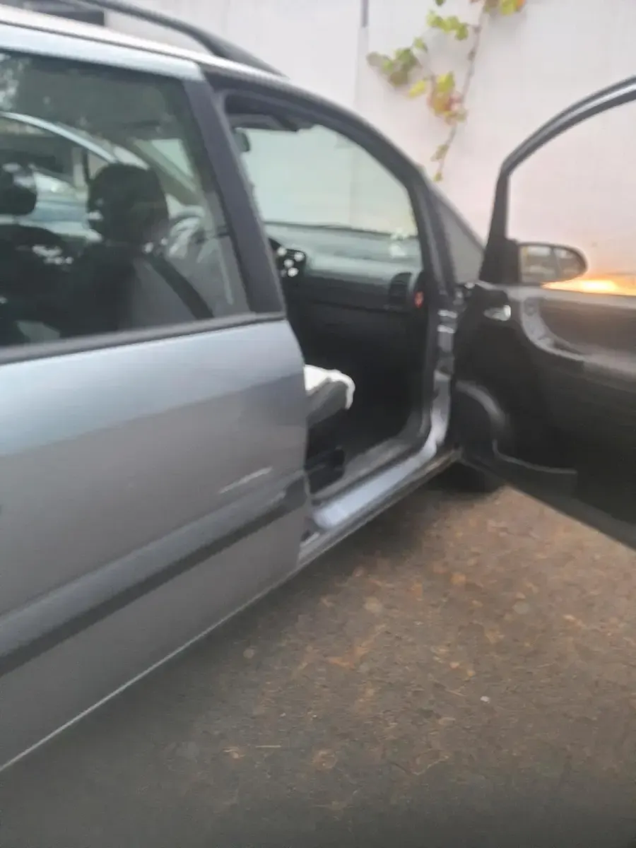 Gebraucht Opel Zafira 125 PS (91 kW) 2004 Silber Van / Kleinbus