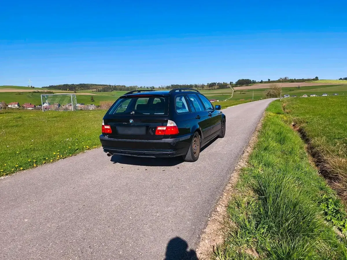 Gebraucht BMW 318 143 PS (105 kW) 2003 Schwarz Kombi