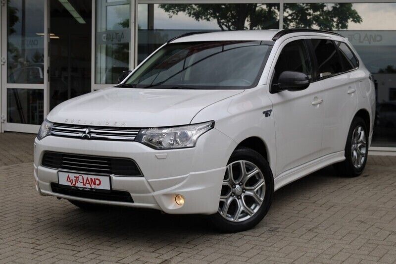 Weiß Gebraucht 2015 Mitsubishi Outlander P-HEV SUV | 15.990 € (Fairer Preis) - Bild 1/4