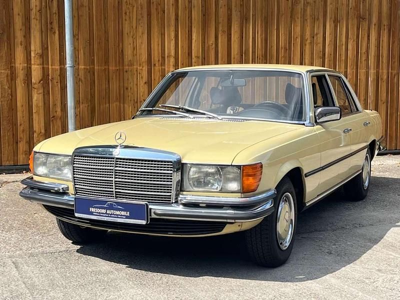 Ahorngelb Gebraucht 1977 Mercedes 280 SE Limousine | 19.900 € - Bild 1/4