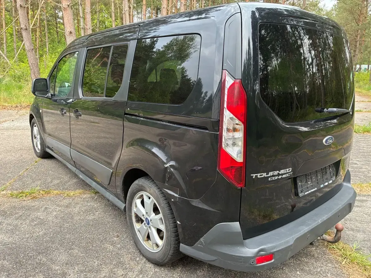 Gebraucht Ford Tourneo Connect 116 PS (85 kW) 2015 Schwarz Van / Kleinbus
