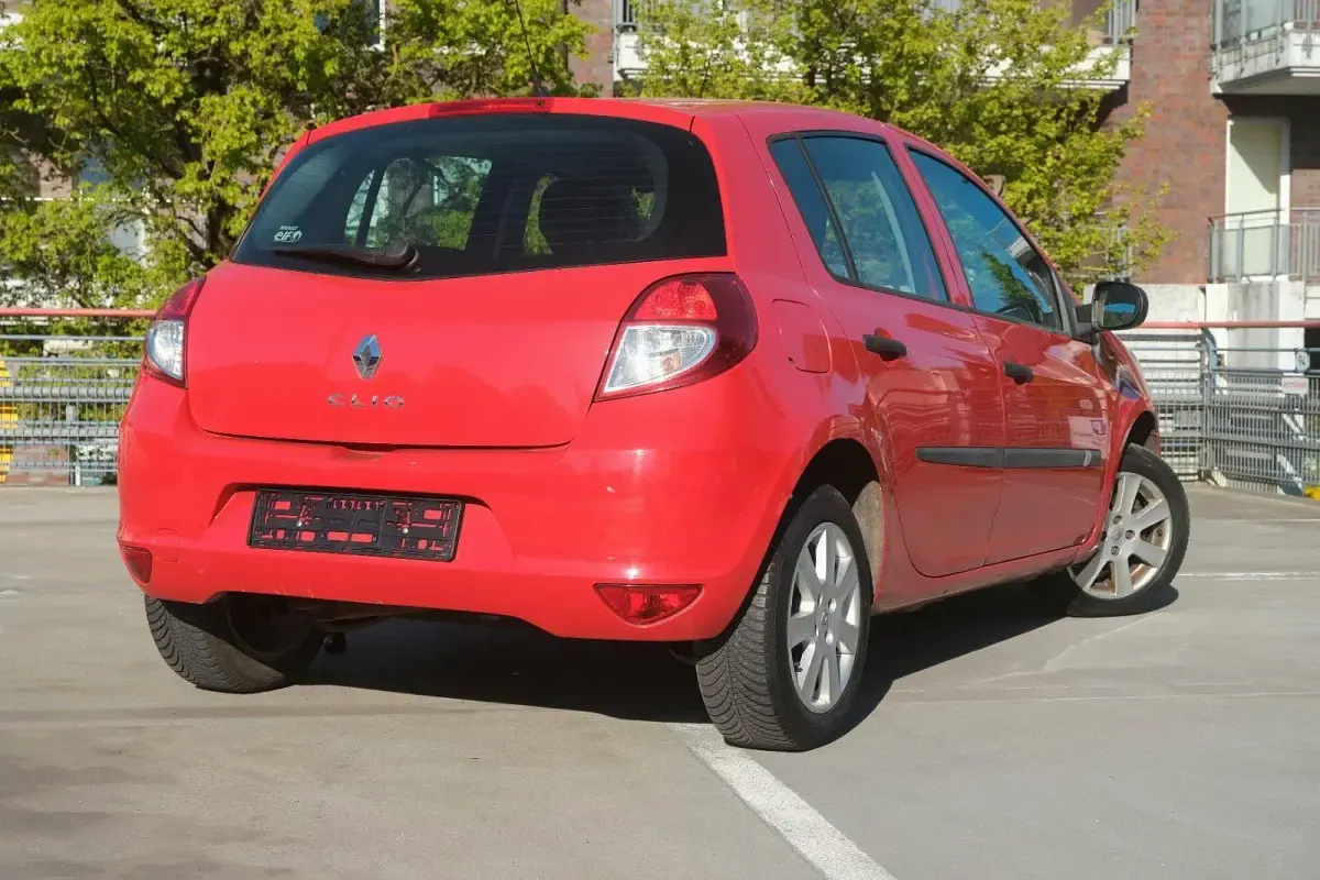 Gebraucht Renault Clio IV 75 PS (55 kW) 2012 Rot Kleinwagen
