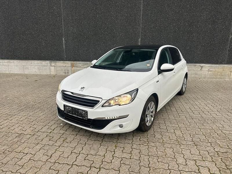 Weiß Gebraucht 2016 Peugeot 308 Style Limousine | 8.500 € (Guter Preis) - Bild 1/4