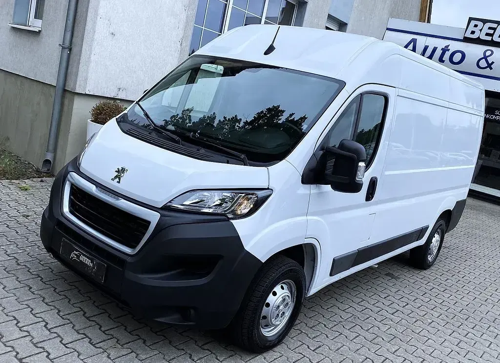 Gebraucht Peugeot Boxer Premium 140 PS (102 kW) 2022 Weiß Van