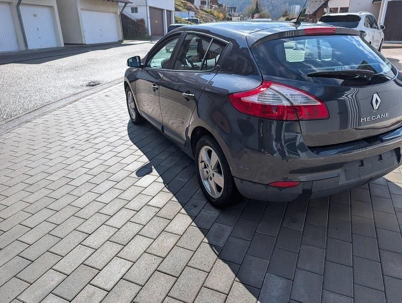 Gebraucht Renault Mégane 101 PS (74 kW) 2011 Grau Limousine