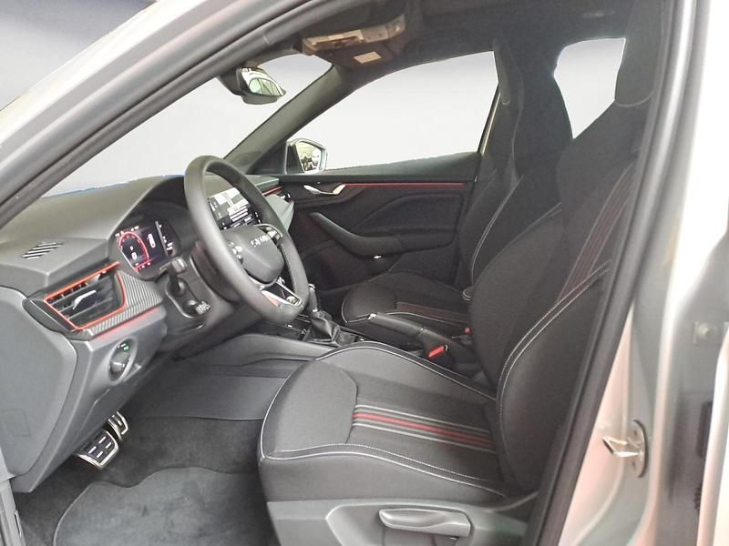 Silber Neu 2025 Skoda Scala Monte Carlo Kleinwagen | 42.790 € - Bild 1/4