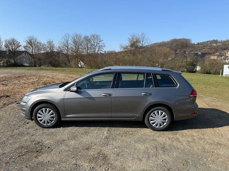 Gebraucht VW Golf VII Highline 125 PS (91 kW) 2014 Grau Kombi