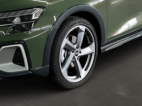 Gebraucht Audi A3 Ambiente 150 PS (110 kW) 2025 Grün (distriktgrün metallic) Limousine