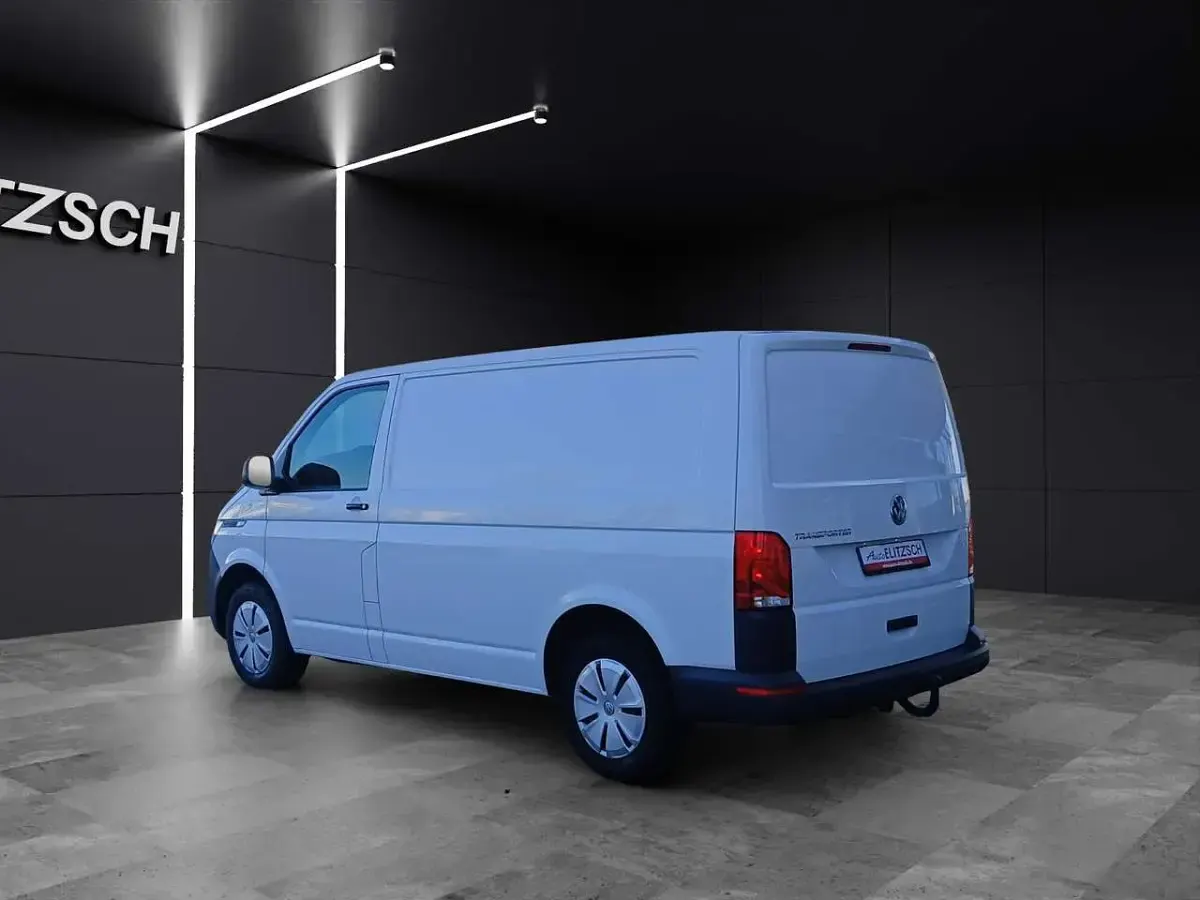 Używany VW Transporter 110 KM (80 kW) 2022 Biały Van