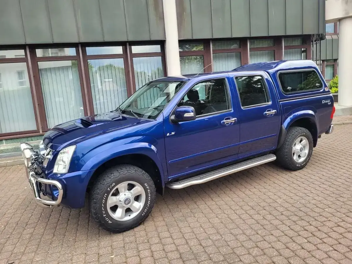 Käytetty Isuzu D-Max 163 HP (119 kW) 2008 Sininen Nouto