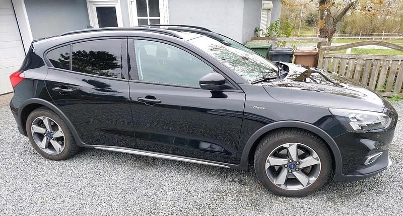 Usata Ford Focus Active 125 CV (91 kW) 2019 Nero Berlina