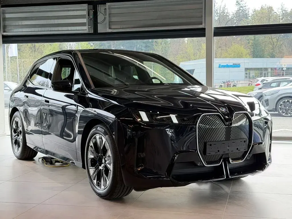 Neu BMW iX M Sport 300 kW (408 PS) 2026 Schwarz SUV