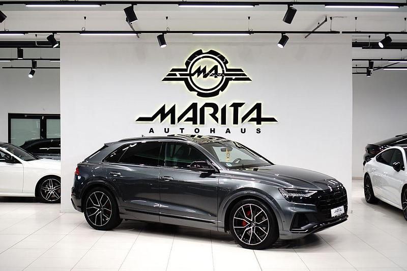 Grau Gebraucht 2021 Audi Q8 S-Line SUV | 60.249 € (Teuer) - Bild 1/4