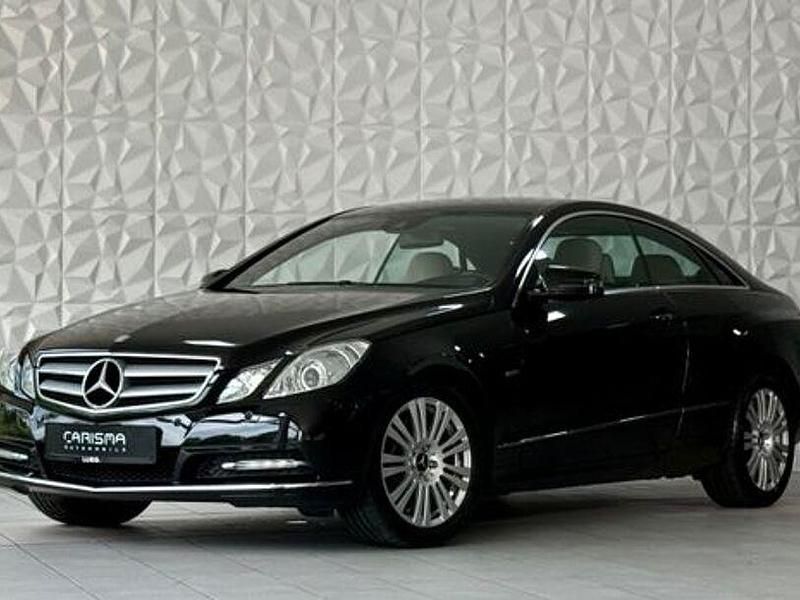 Gebraucht Mercedes E350 292 PS (214 kW) 2011 Schwarz