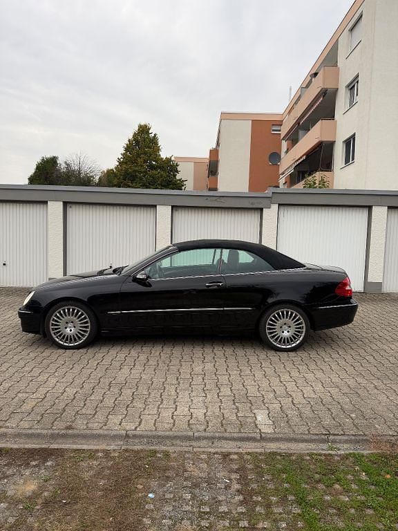 Schwarz Gebraucht 2008 Mercedes CLK320 Avantgarde Cabrio | 8.300 € (Guter Preis) - Bild 1/4