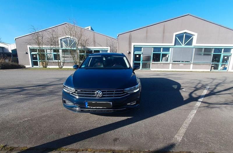Gebraucht VW Passat Business 150 PS (110 kW) 2019 Blau Kombi