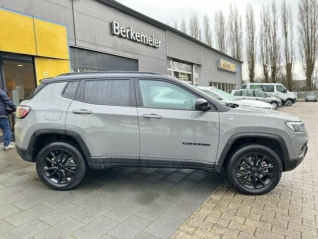 Gebraucht Jeep Compass Trailhawk 241 PS (177 kW) 2023 Grau SUV