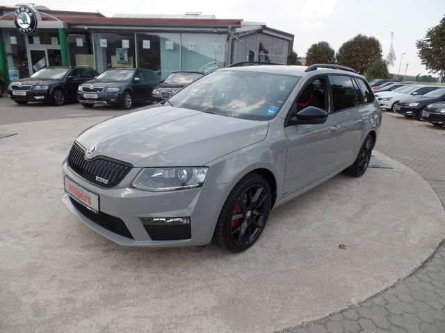 Grau Gebraucht 2016 Skoda Octavia RS Kombi | 30.890 € - Bild 1/4