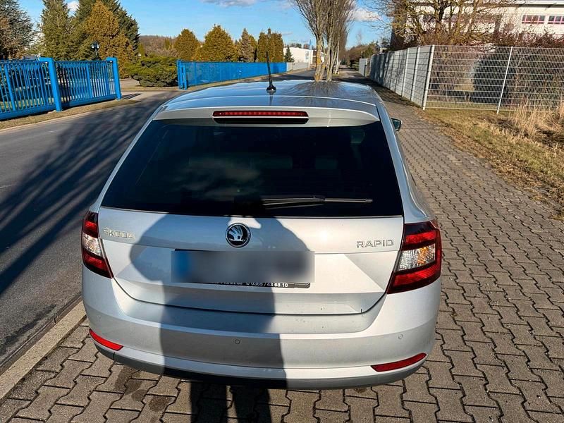 Gebraucht Skoda Rapid 110 PS (80 kW) 2018 Silber Kleinwagen
