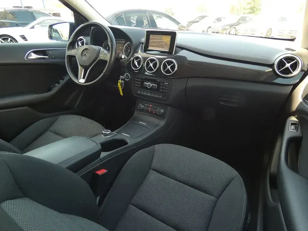 Gebraucht Mercedes B250 211 PS (155 kW) 2012 Blau Kleinwagen