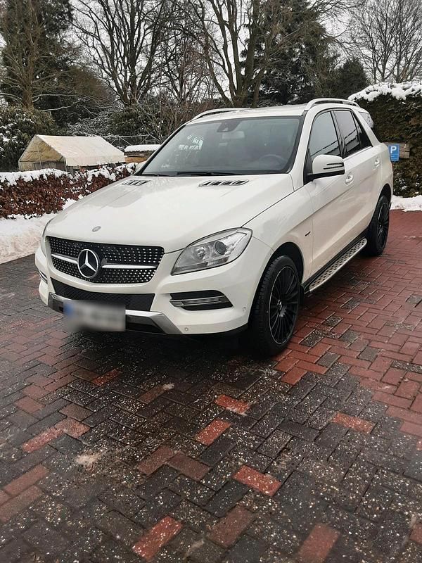 Gebraucht Mercedes ML250 204 PS (150 kW) 2012 Weiß SUV