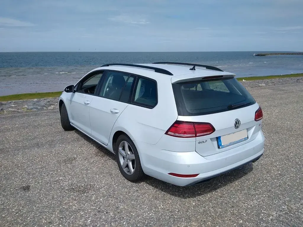 Gebraucht VW Golf VII Trendline 116 PS (85 kW) 2018 Weiß Kombi