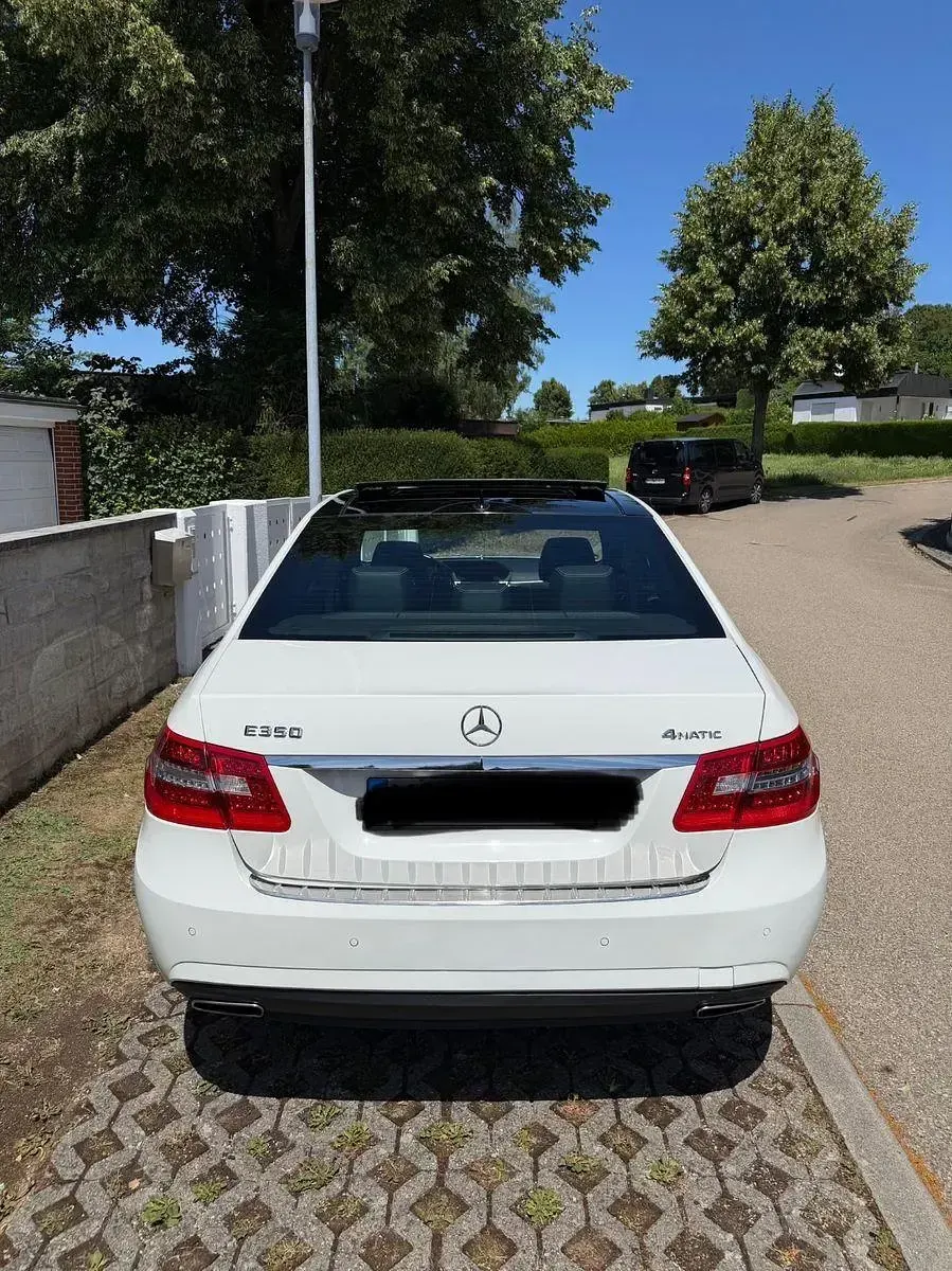 Gebraucht Mercedes E350 AMG 292 PS (214 kW) 2010 Weiß Limousine