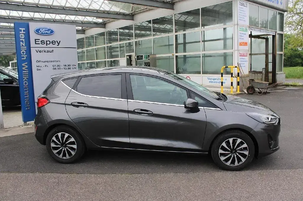Gebraucht Ford Fiesta Titanium 101 PS (74 kW) 2023 Grau Kleinwagen