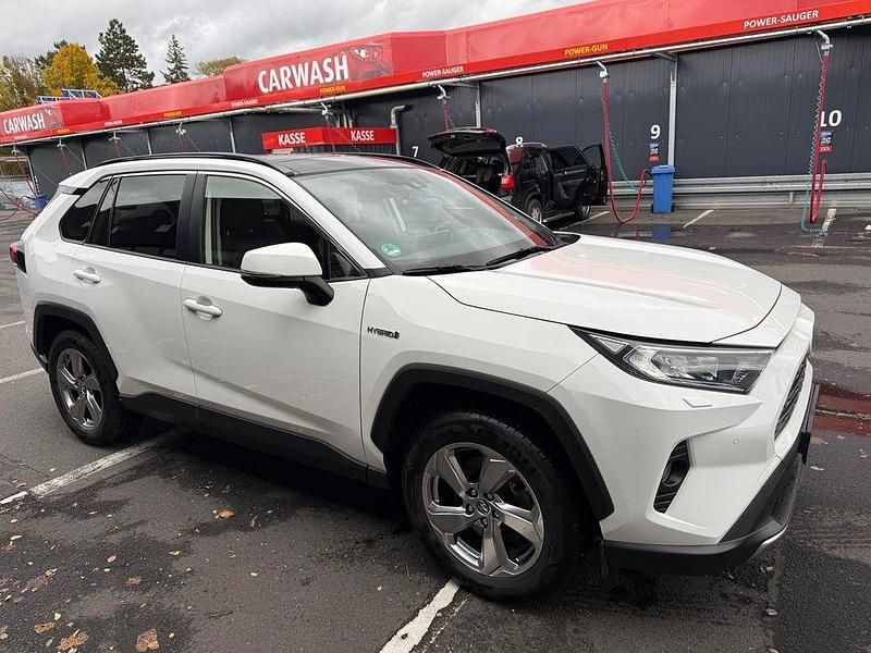 Weiß Gebraucht 2019 Toyota RAV4 Club SUV | 26.000 € (Fairer Preis) - Bild 1/4