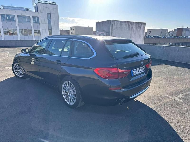 Gebraucht BMW 530 Luxury Line 252 PS (185 kW) 2018 Grau Kombi