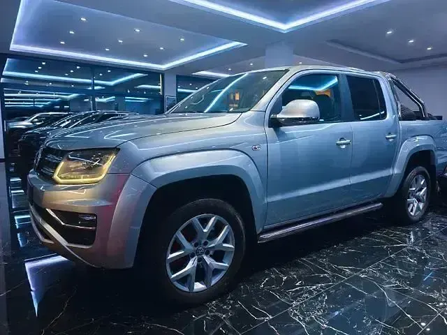 Używany VW Amarok Highline 224 KM (164 kW) 2016 Srebrny Pickup