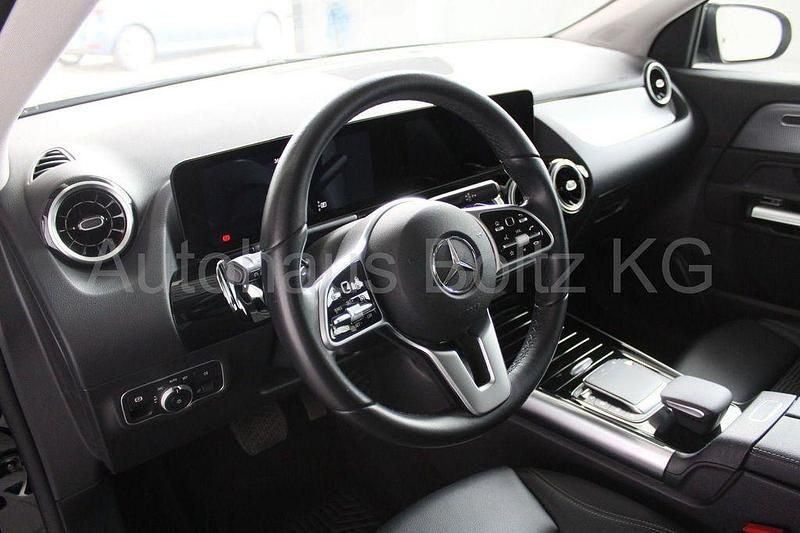 Gebraucht Mercedes GLA200 Progressive 163 PS (119 kW) 2020 Kosmosschwarz (metallic) SUV