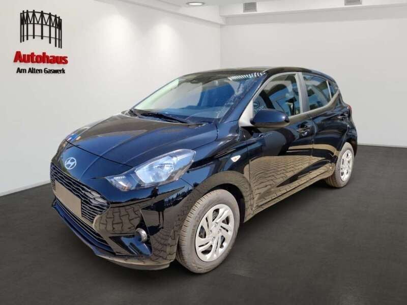 Phantom black / met (schwarz) Gebraucht 2024 Hyundai i10 Select Kleinwagen | 13.985 € (Guter Preis) - Bild 1/4
